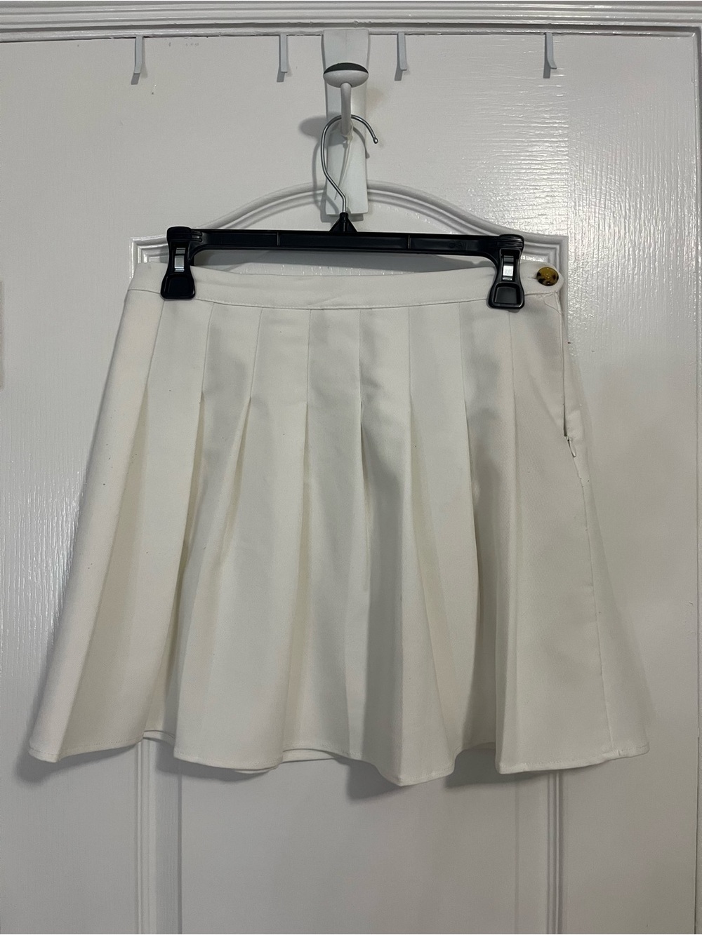 Gianni Bini White Pleated Skater Skirt